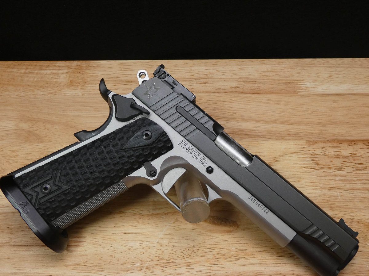 Sig Sauer 1911 – .45 ACP | D4 Guns