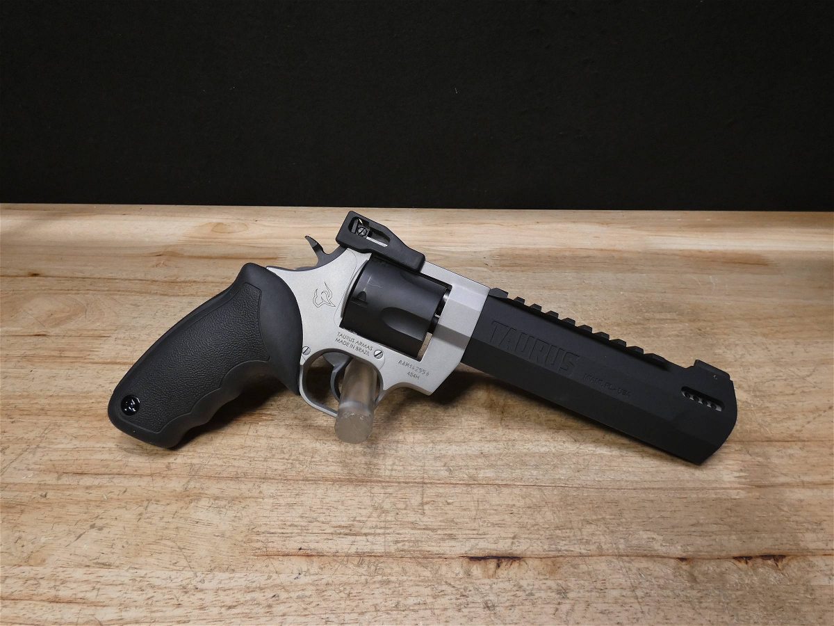 Taurus Raging Hunter – .454 Casull | D4 Guns