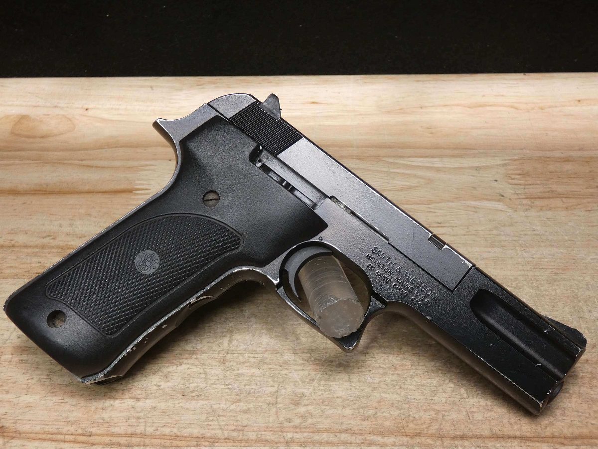 Smith & Wesson Model 422 – .22 LR | D4 Guns