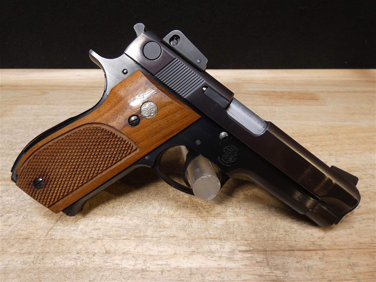 Smith & Wesson Model 439 – 9mm | D4 Guns