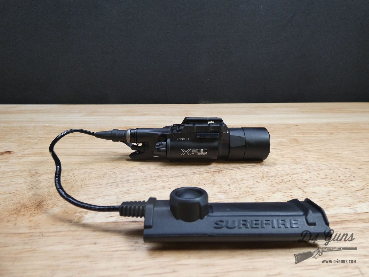 SureFire X300 Turbo w/  Pressure Switch - X300T-A -  66,000 Candela-img-1