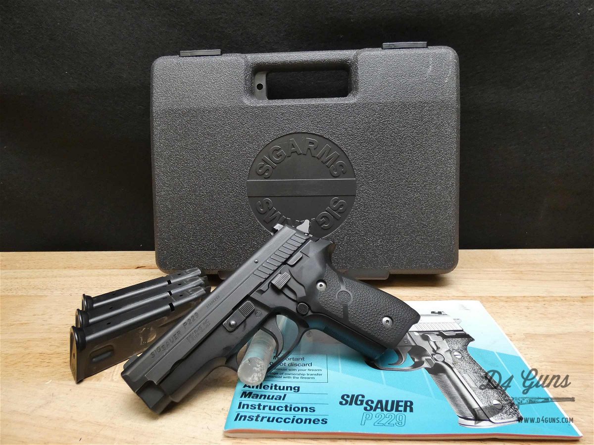 Sig Sauer P229 - .40 S&W - w/ 3 Mags & Case - Compact - German Frame-img-1