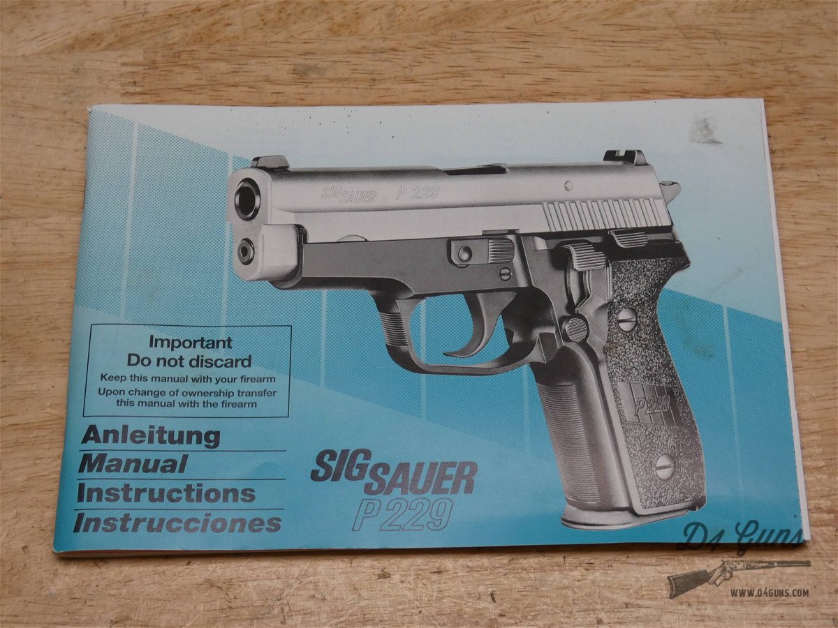 Sig Sauer P229 - .40 S&W - w/ 3 Mags & Case - Compact - German Frame-img-27