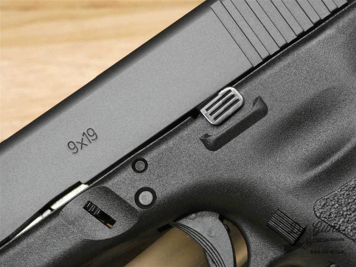 Glock 19 Gen 3 - 9mm - Austrian Made - G19 - w/ OG Case & 2 Mags! - CA Comp-img-4