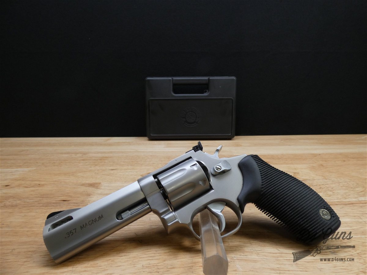 Taurus M627 - .357 Mag - Stainless - Ported 4in BBL - w/case - 2-627049-img-1