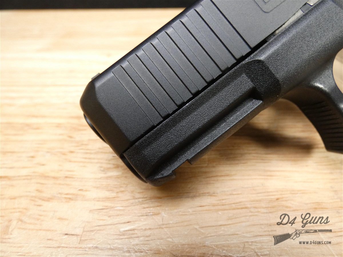 Glock 45 Gen 5 - 9mm - w/ 3 Mags & Case - G45 - Compact 17 - LOOK!-img-4