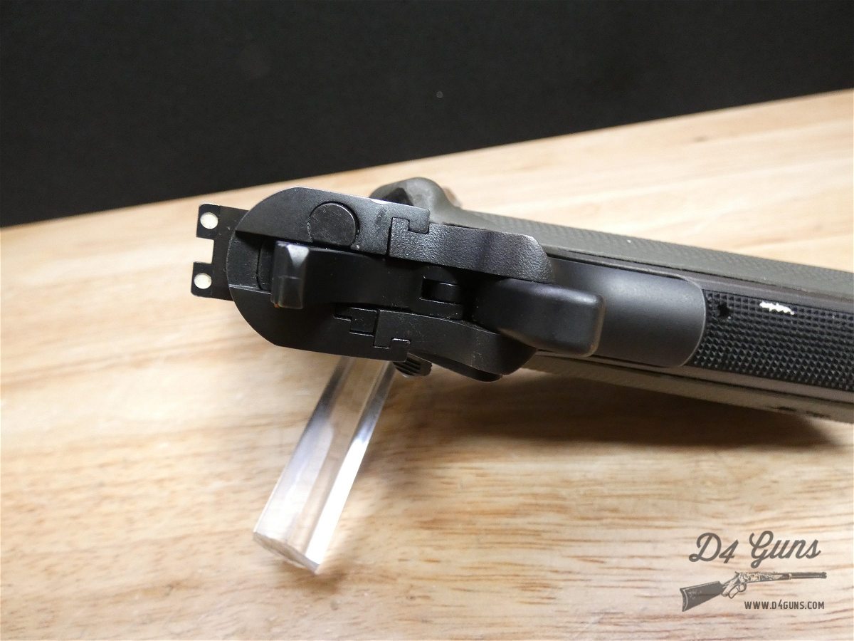 Remington 1911 R1  - .45 ACP - w/ 3 Mags - 1911R1 - CT Laser Grip!-img-11