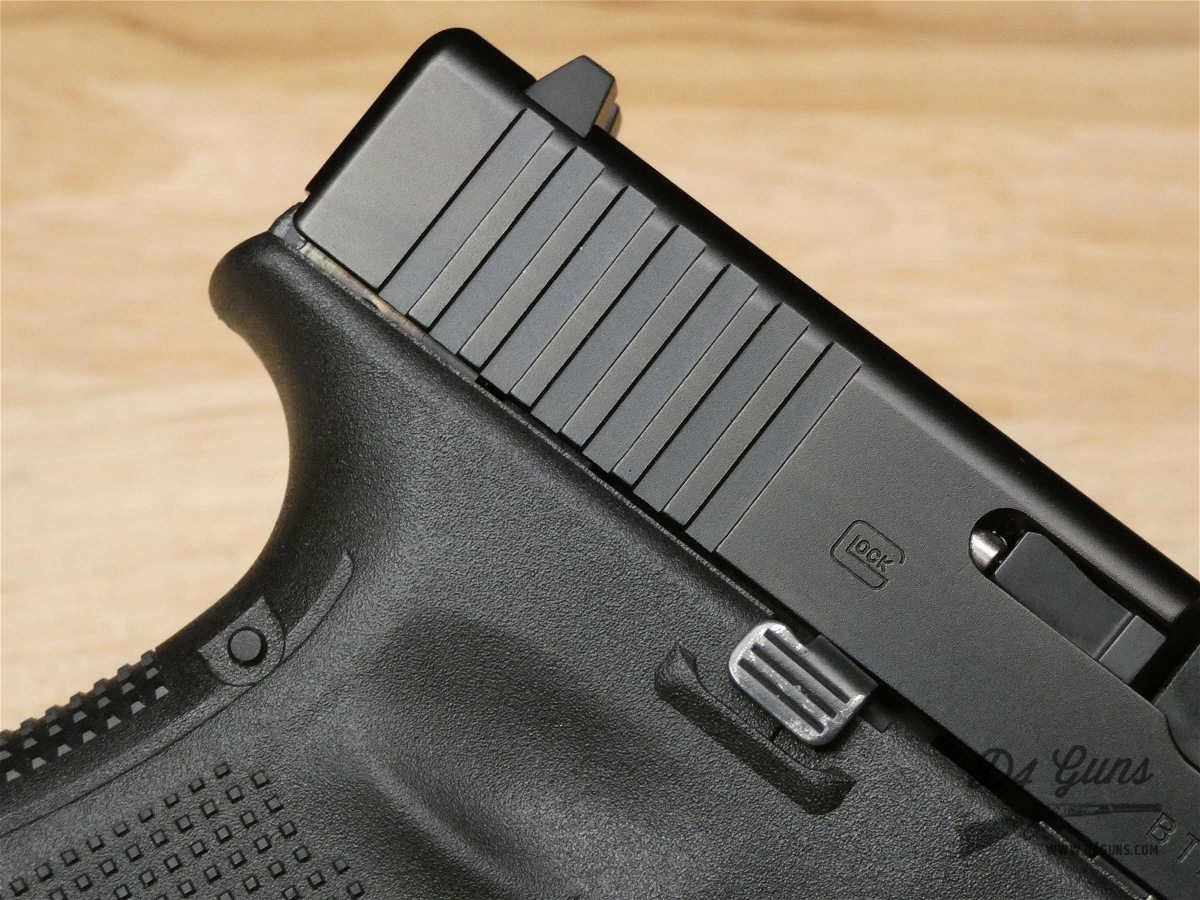 Glock 19 Gen 5 - 9mm - Austria - G19 Gen5 - w/ Case & 3 Mags - Look!-img-11
