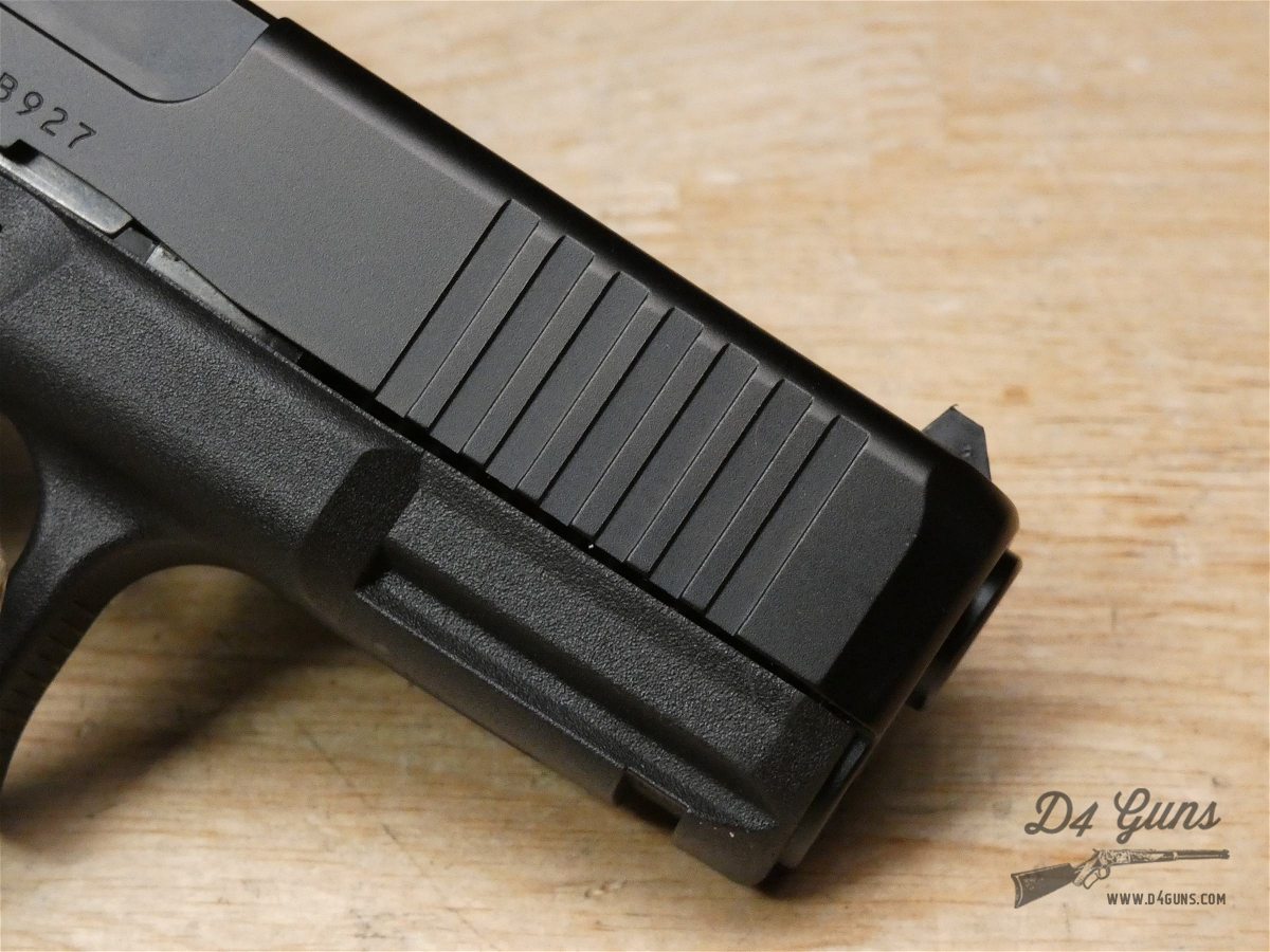 Glock 19 Gen 5 - 9mm - Austria - G19 Gen5 - w/ Case & 3 Mags - Look!-img-13