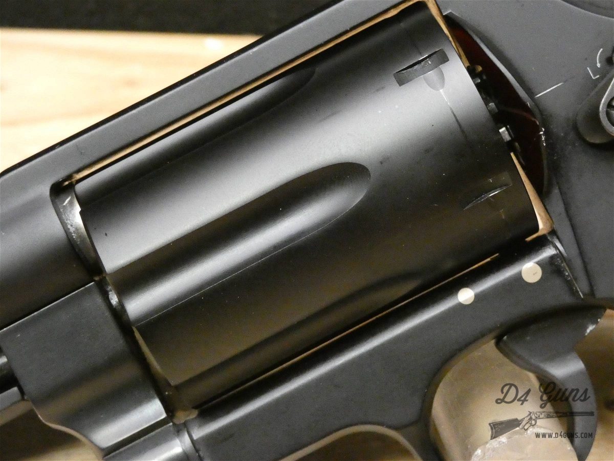 Smith & Wesson Governor - .45 LC .45ACP .410ga - S&W - Crimson Trace Grips-img-4