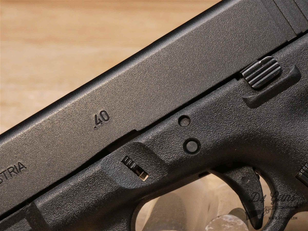 Glock 22 Gen 3 - .40 S&W - w/ OG Case & 2 Mags - G22 - A Police Favorite!-img-4